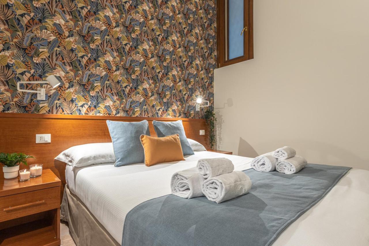 Vittoria Garden Suites Rome Exterior photo